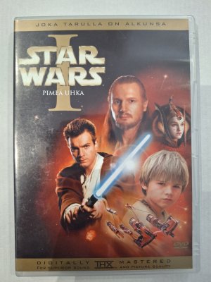 Star Wars Pimeä uhka DVD