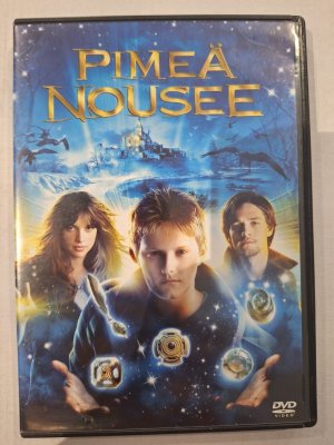 Pimeä nousee DVD