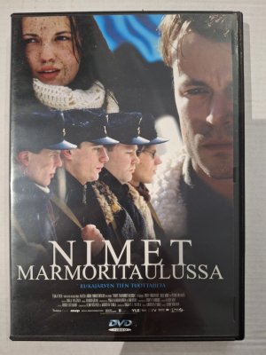 Nimet marmoritaulussa DVD