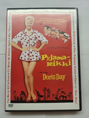 Pyjamaleikki DVD