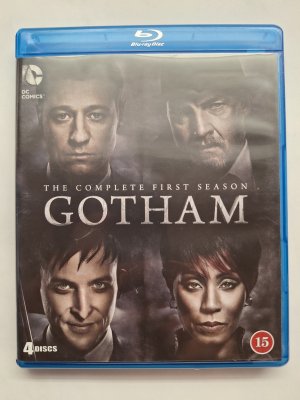 Gotham Complete First Season Blu ray