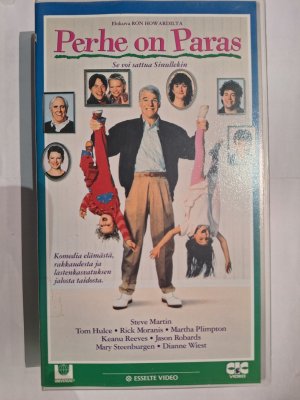 Perhe on Paras VHS