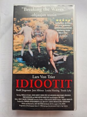 Idiootit VHS