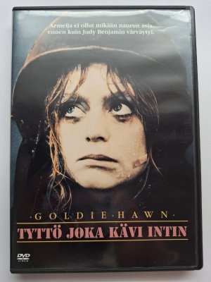 Tyttö joka kävi intin DVD