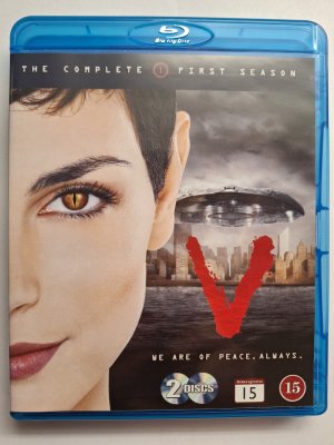 V The Complete First Season Blu ray