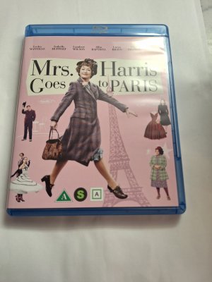 Mrs Harris Goes to Paris Blu ray