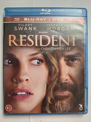Resident Blu ray + DVD