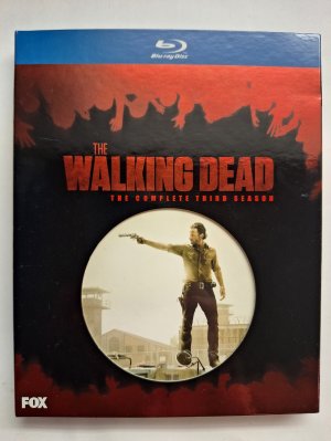 Walking Dead Complete Third Season Blu ray (slipcover)